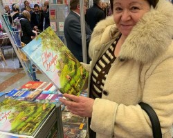 В первый день работы выставки В первый день работы выставки